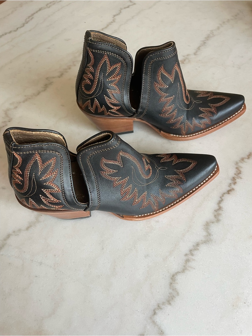 Ariat Dixon bootie, black w/ brown embroidery